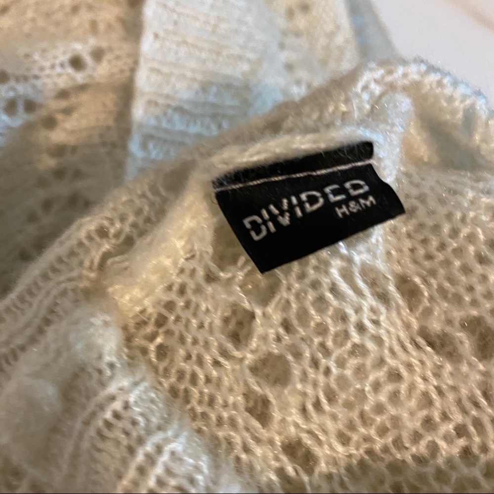 *FLASH SALE* H&M Divided Crocheted White Scarf - Picture 5 of 6
